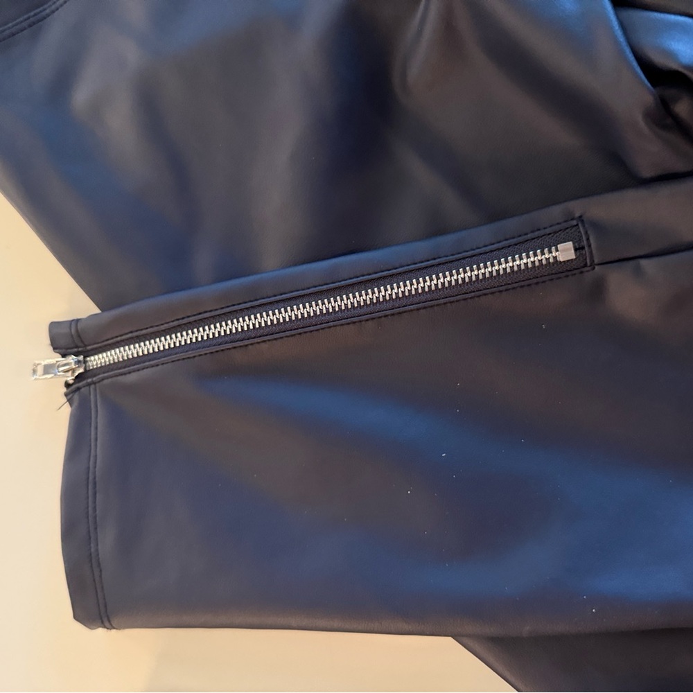 Yummie Faux Leather Navy Leggings - Picture 3 of 5